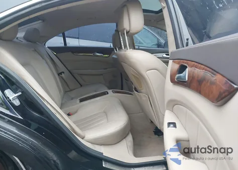 2012 Mercedes-Benz Cls 550 z USA, uszkodzony, nr VIN WDDLJ7DB9CA040547